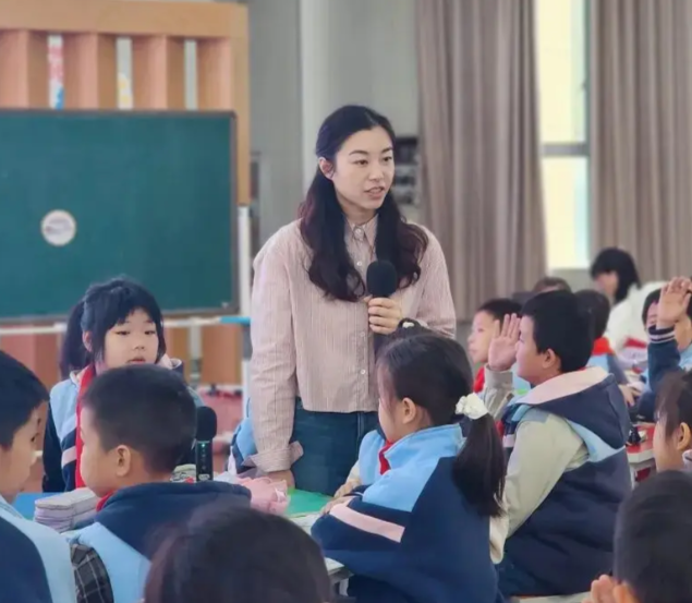 城乡接合部乡村地区的资源短板避免“学位过剩”与“入学难”并存 城乡接合部乡村地区的资源短板避免“学位过剩”与“入学难”并存